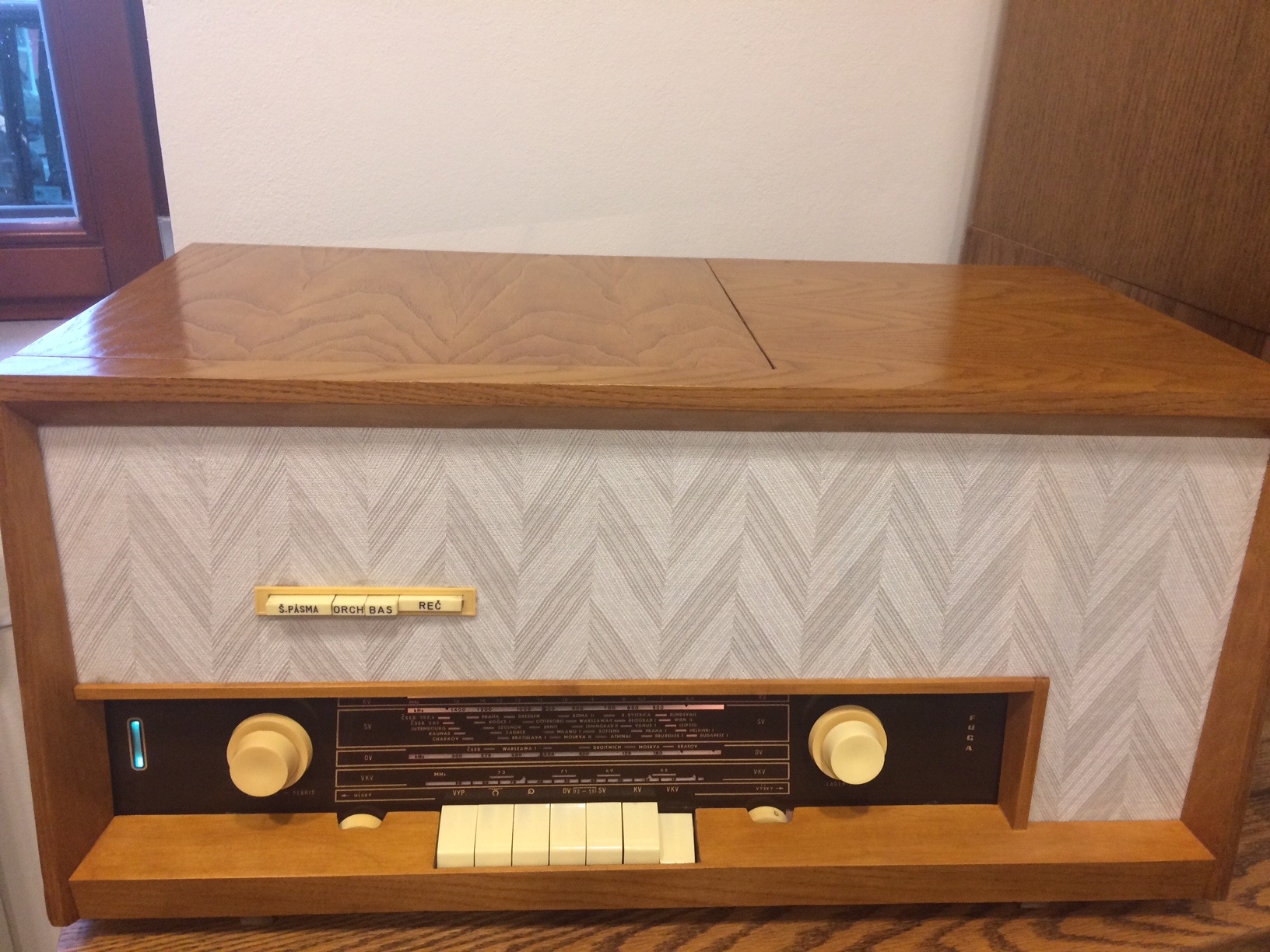 Elektronkové rádio – pohled 7