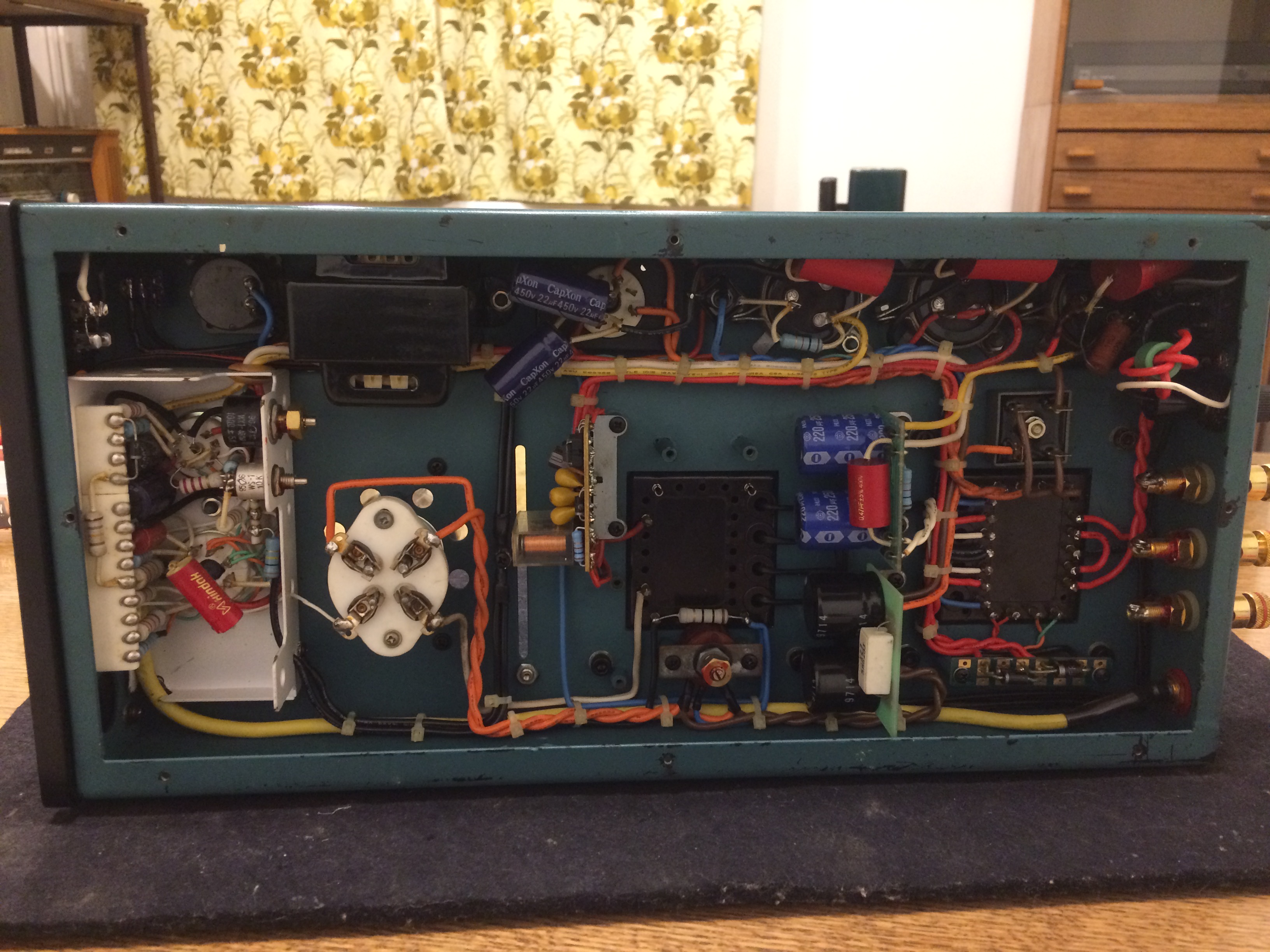 Elektronkový zesilovač – pohled 4