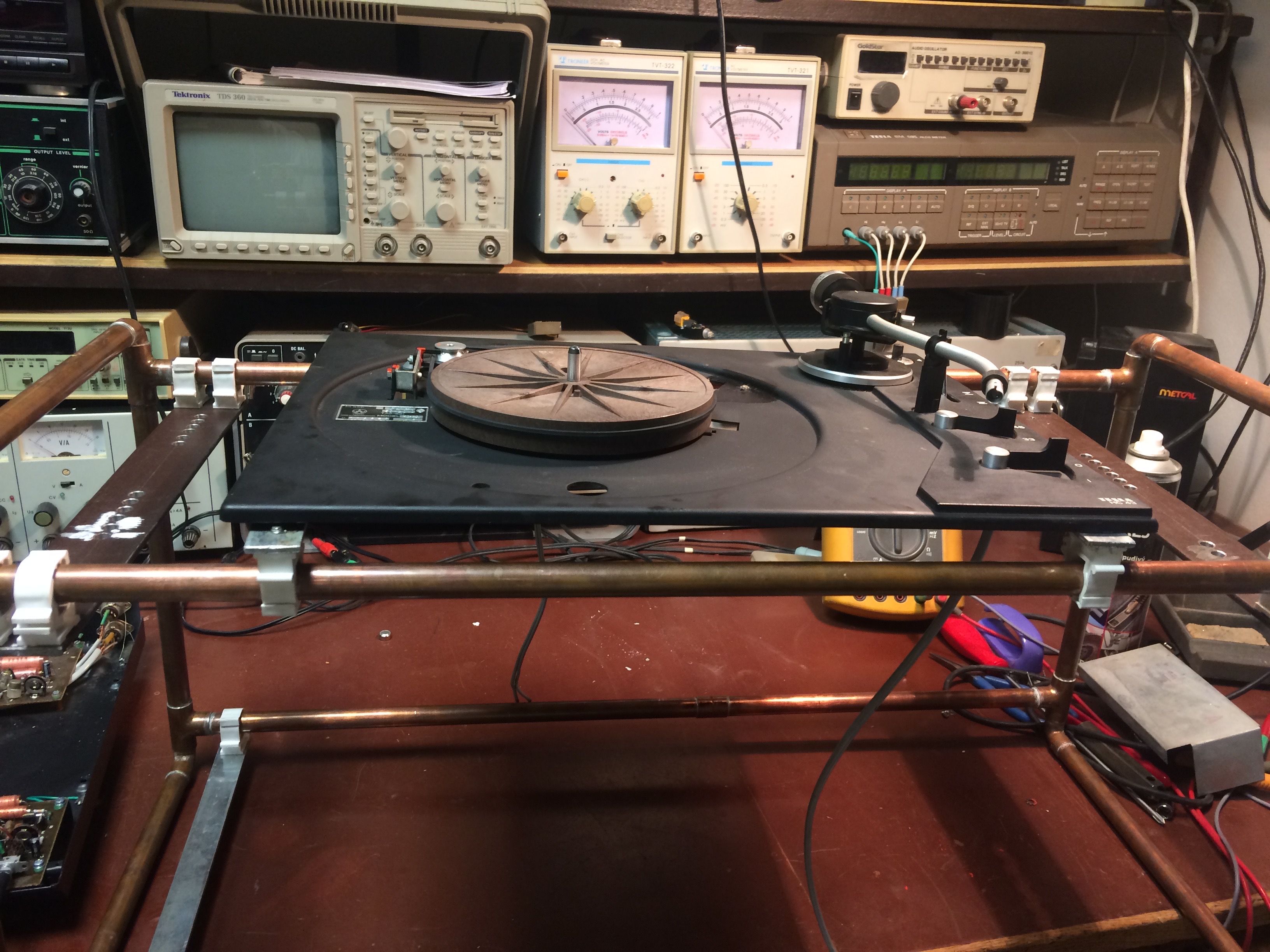 Gramofon – pohled 4